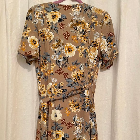 NEW WITH TAGS - Easel Mocha Floral Wrap Maxi Dress - L - Picture 3 of 6